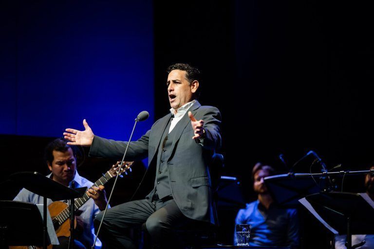 Juan Diego Flórez, Startenor aus Peru, zeigte sich in Liechtenstein von seiner anderen musikalischen Seite.