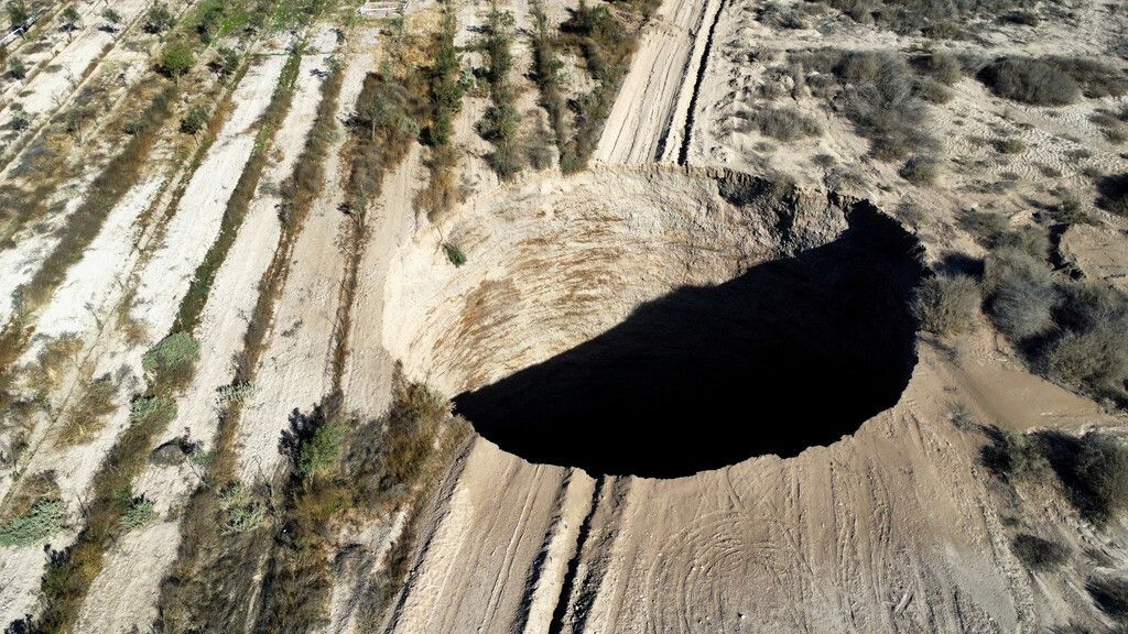 In chilenischer Bergbau-Region tat sich ein riesiges Loch auf