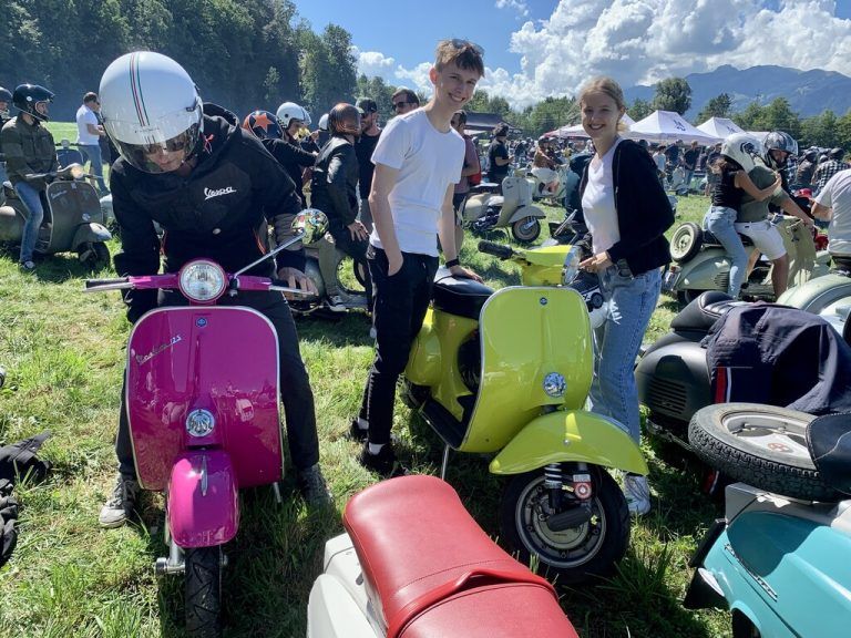 Marius und Alexa waren mit ihrem neonfarbenen Gefährt beim Treffen mit dabei. BP