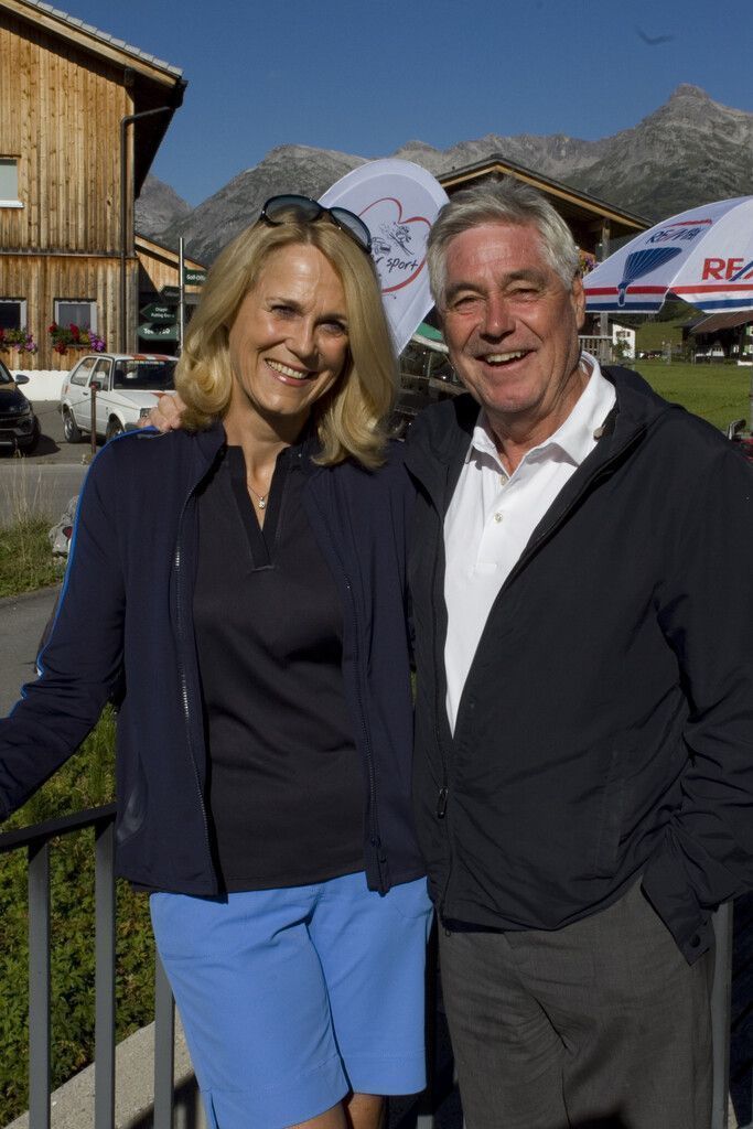 Nearest to the Boots-Siegerin Renate Schwerzler und Horst Fritz.