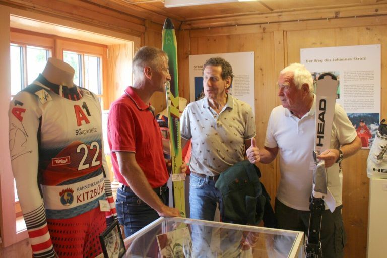 Nostalgisches Fachsimpeln: Hubert Strolz, Werner Bleiner und Udo Albl. stp/4