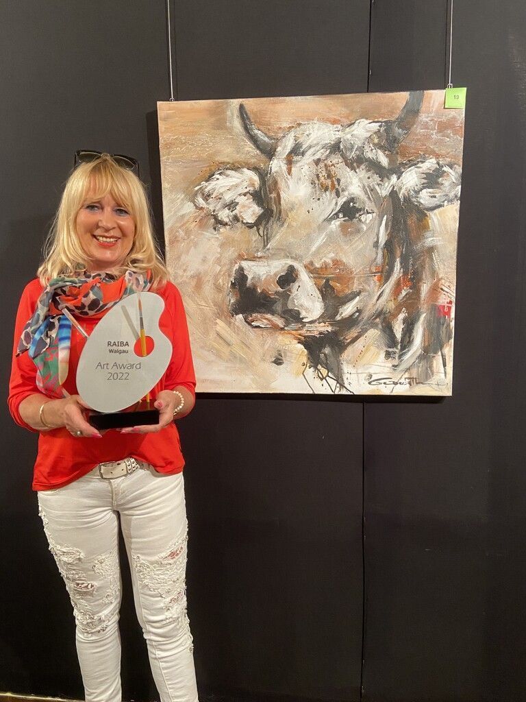 Platz 2 ging an Renate Ganath für ihr Kuh-Porträt in Acryl.
