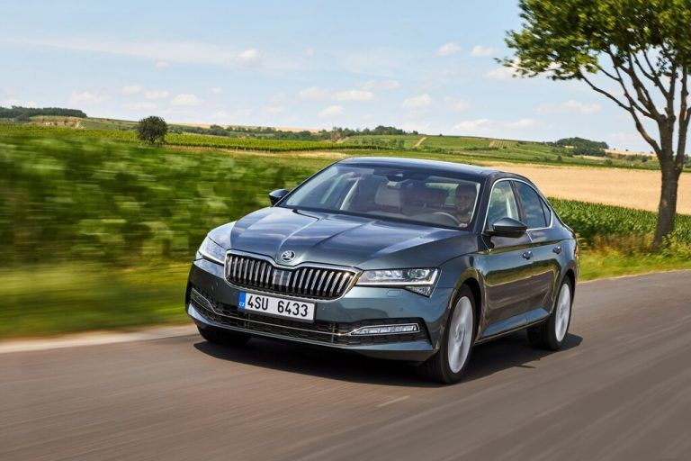 Škoda Superb: Zurückhaltendes Design ist kombiniert mit souveränem Komfort und feiner Mitgift sowie einer breiten Auswahl an Motorisierungs-Varianten.