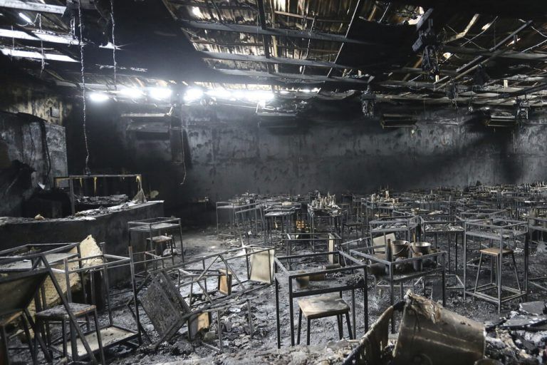 Was das verheerende Feuer auslöste, wird noch untersucht. AP