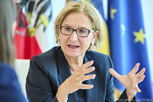 Mikl-Leitner sorgt sich um Vertrauensverlust in die Politik
