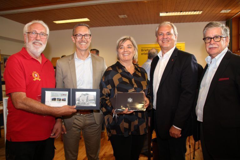 Auch Christine Böhmwalder (Leiterin Philatelie der Liechtensteinischen Post) war zur Premiere gekommen. <span class="copyright">He(2)</span>