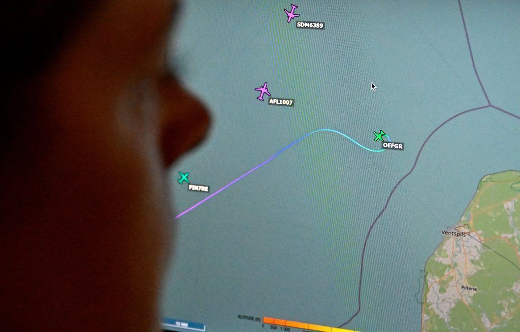 Noch keine Spur zu Insassen nach Flugzeugabsturz über Ostsee