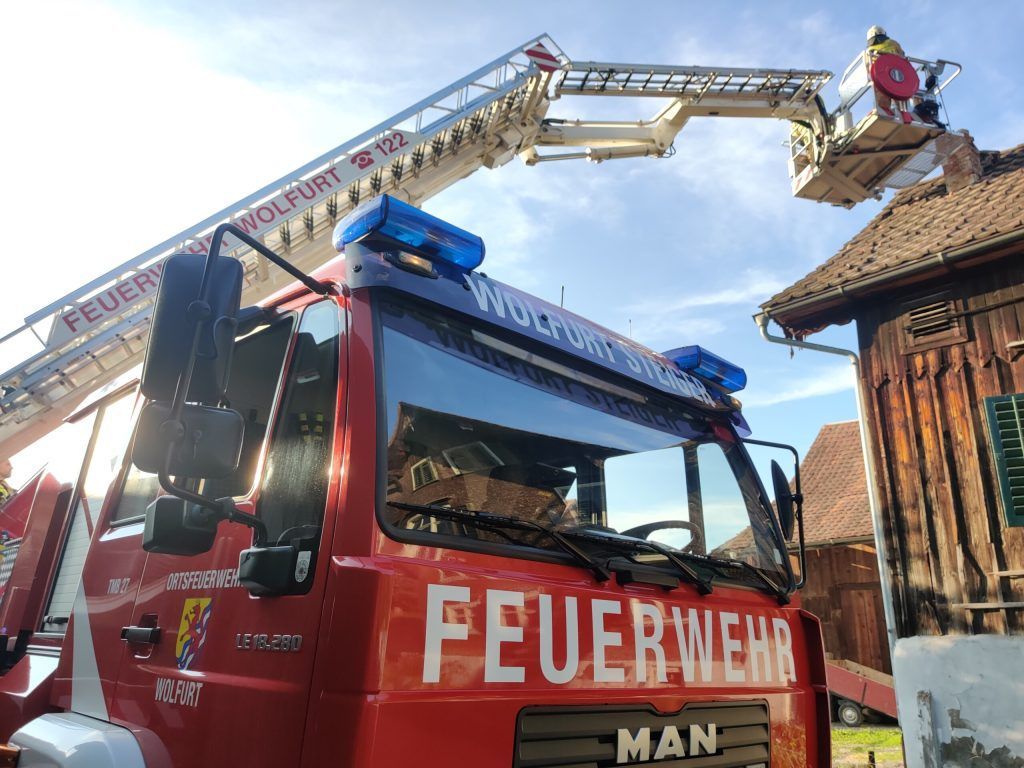 Schornstein explodiert in Wolfurt und beschädigt Nachbarhaus