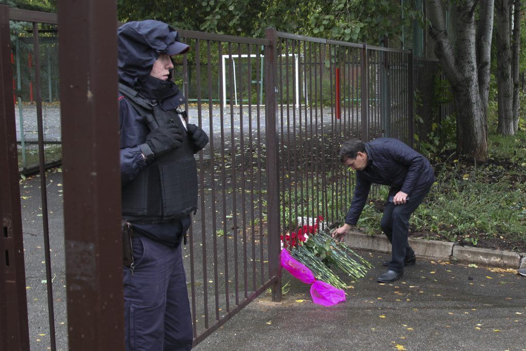 Opferzahl steigt auf 17 Todesopfern in russischer Schule