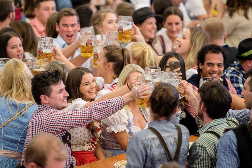 600 Polizeibeamte, Videokameras und Flugverbot für sichere Wiesn