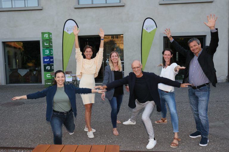 Anita Giesinger, LR Martina Rüscher, Almedina Benning, Toni Innauer, Ulrike Winsauer-Rinke und Michael Zangerl. ame