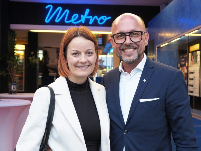 Bürgermeister Michael Ritsch mit Yvonne.