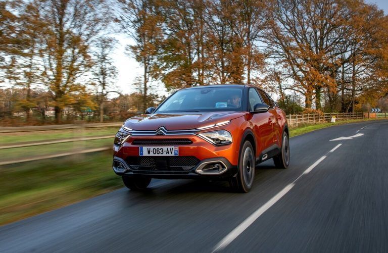 Citroën C4: Die neue Designsprache der Doppelwinkelmarke sorgt für Unverwechselbarkeit. Der Kompakte gibt sich kommod und familienfreundlich.