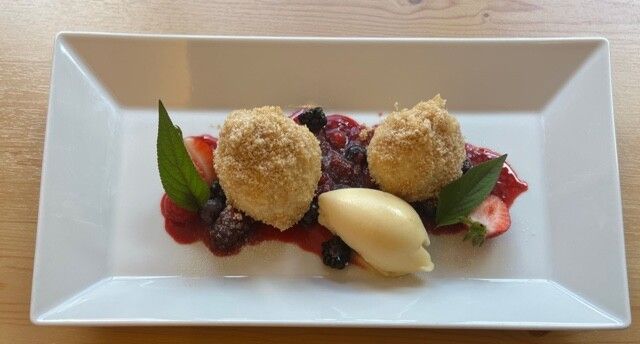 D‘Bergerkuche wartet auch mit süßen Desserts auf.