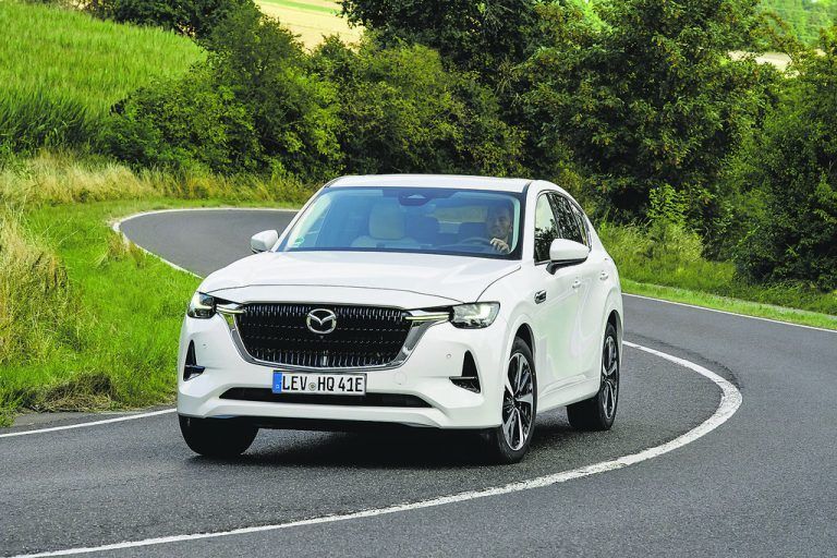 Der bullig und robust gezeichnete CX-60 trägt das Selbstbewusstsein der Premium-Klasse im Gesicht.Werk