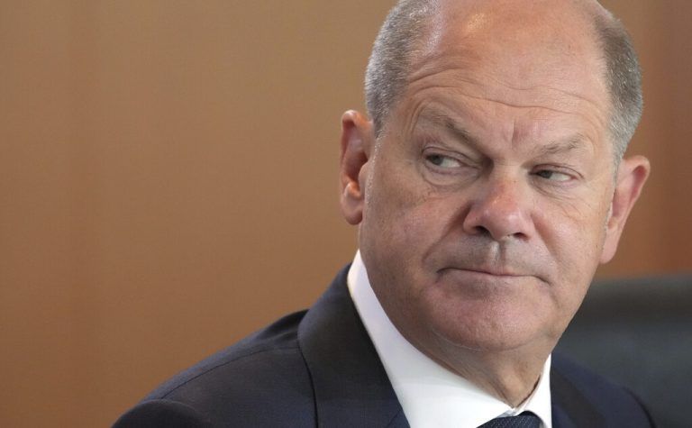 Der deutsche Kanzler war zuvor noch nicht an Corona erkrankt. AP