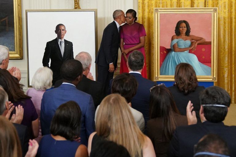 Der frühere Präsident Barack Obama und die frühere First Lady Michelle Obama enthüllten im Weißen Haus  neue offizielle Porträts. AFP