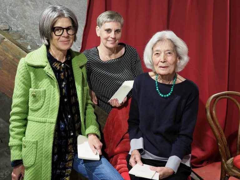 Die Autorinnen Ingrid Maria Kloser, Vera Juriatti und Ilse Krüger bei der Lesung im Würbel-Areal. sie