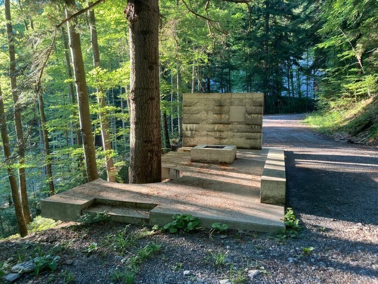 Die Masellahütte war zentraler Knotenpunkt der Holzbringung aus dem Frödischtal, nun steht dort ein Naturdenkmal. Kulturverein DAfins