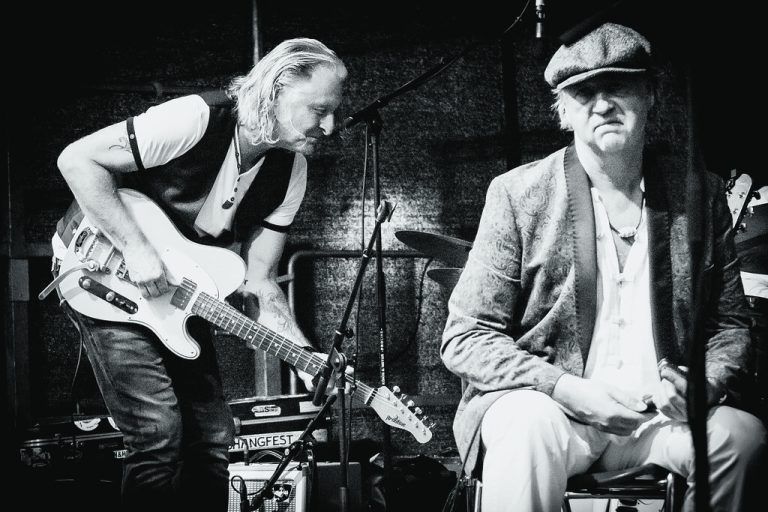 Die VN verlosen 5 x 2 Tickets für „Sir“ Oliver Mally & Peter Schneider. veranstalter