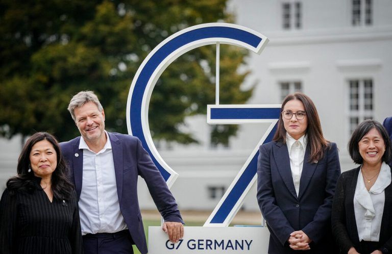 Die Handelsminister der G7-Staaten berieten über einen Ukraine-Aufbaufonds. Gastgeber war der deutsche Vizekanzler Robert Habeck. Reuters