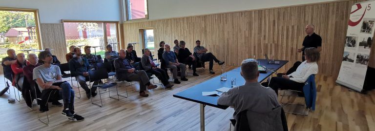 Das e5-Team der Gemeinde trifft sich regelmäßig, um an Projekten und Maßnahmen rund um den Klimawandel, erneuerbare Energieträger und Ressourcenschutz zu arbeiten. <span class="copyright">Gemeinde Sulz</span>