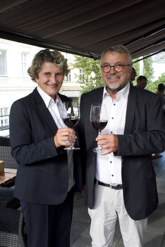 Elisabeth Biedermann und Hannes Keckeis beim Fachsimpeln.