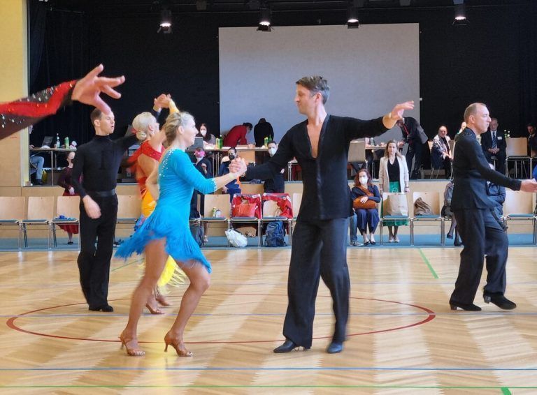 Ernest und Monika Matus vom gastgebenden VTSC Casino Dornbirn zählen beim 40. Bodenseetanzfest in Gaißau in ihrer Klasse zu den Favoriten.Privat