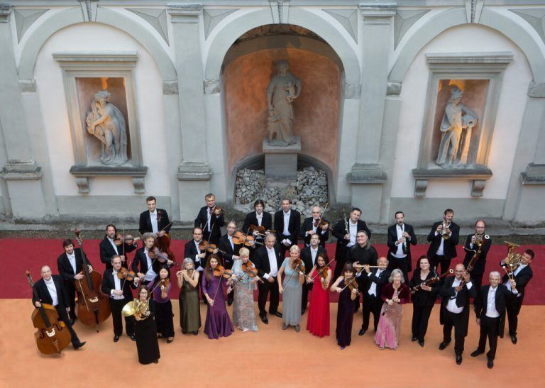 Arpeggione spielt