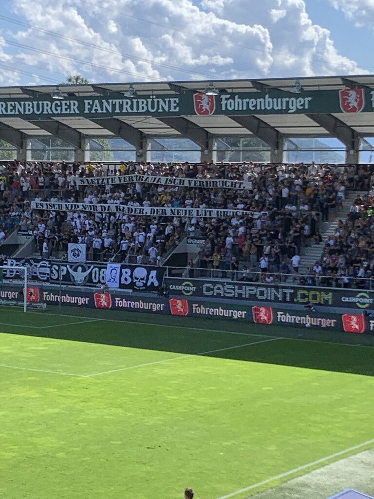 Nach der fünften Niederlage in Folge wächst bei den  Altach-Fans der Unmut. »C1