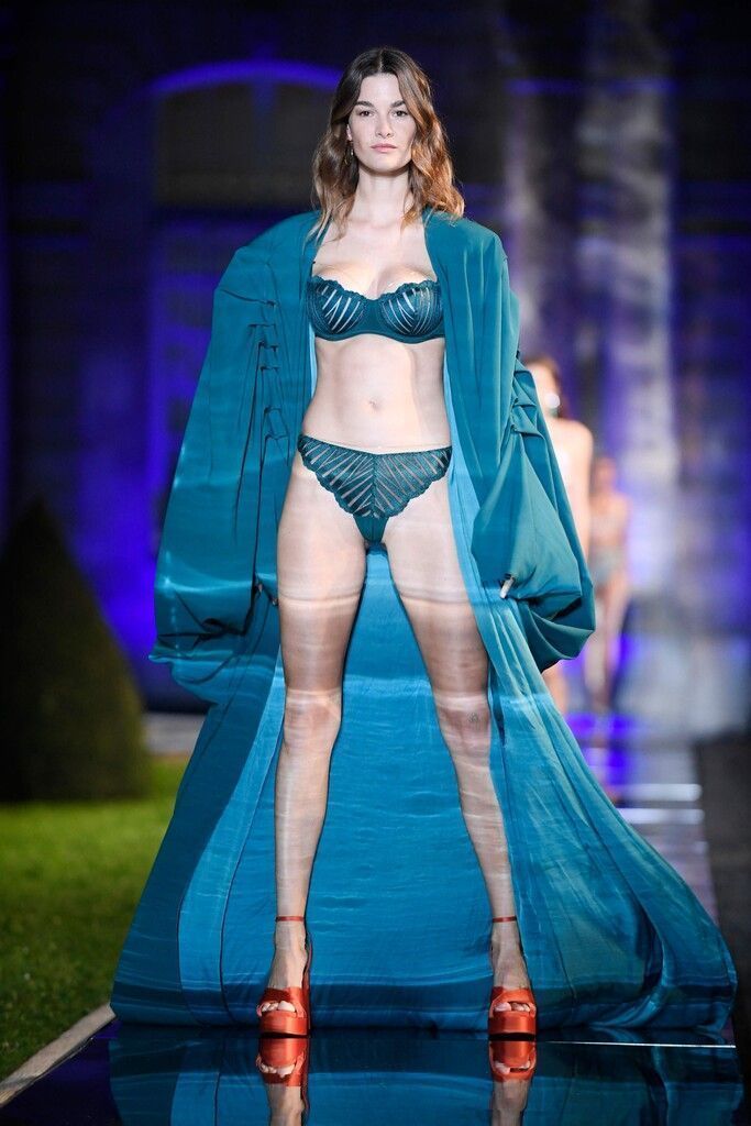 Edle Dessous