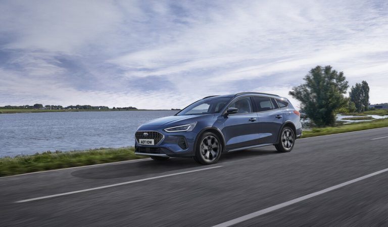 Ford Focus: Der Nachfolger des Escort reüssiert auch als patenter Kombi. Die Preise: ab 24.250 Euro (Hatchback) bzw. ab 25.500 Euro (Turnier).