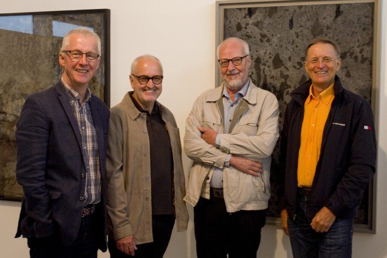 Galerist Erhard Witzel mit den Künstlern Norbert Pümpel, Hubert Lampert und Roland Haas. Franc