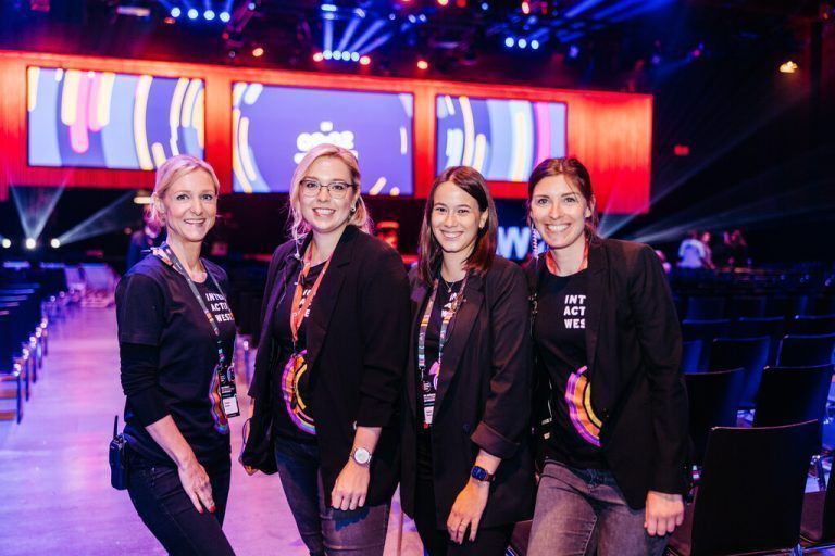 Kris Balasko, Corinna Baumann, Sophie Gächter und Anna Kohler (Russmedia).