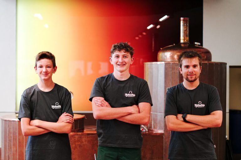 Mohrenbrauerei Heuer werden drei Lehrlinge als Brau- und Getränketechniker ausgebildet, um den Brau-Nachwuchs zu stärken. mb