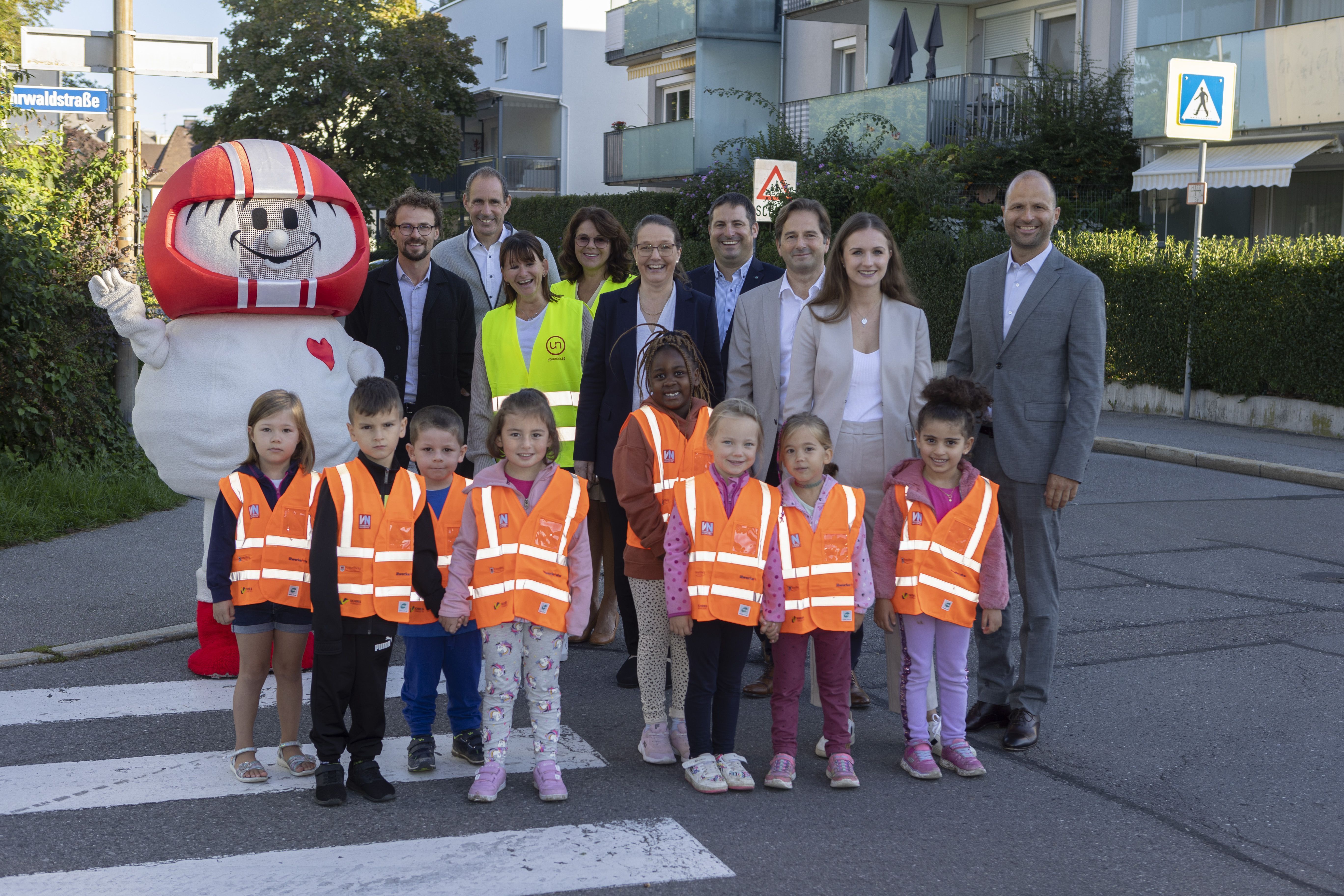 Mit der VN-Warnweste sicher auf dem Weg
