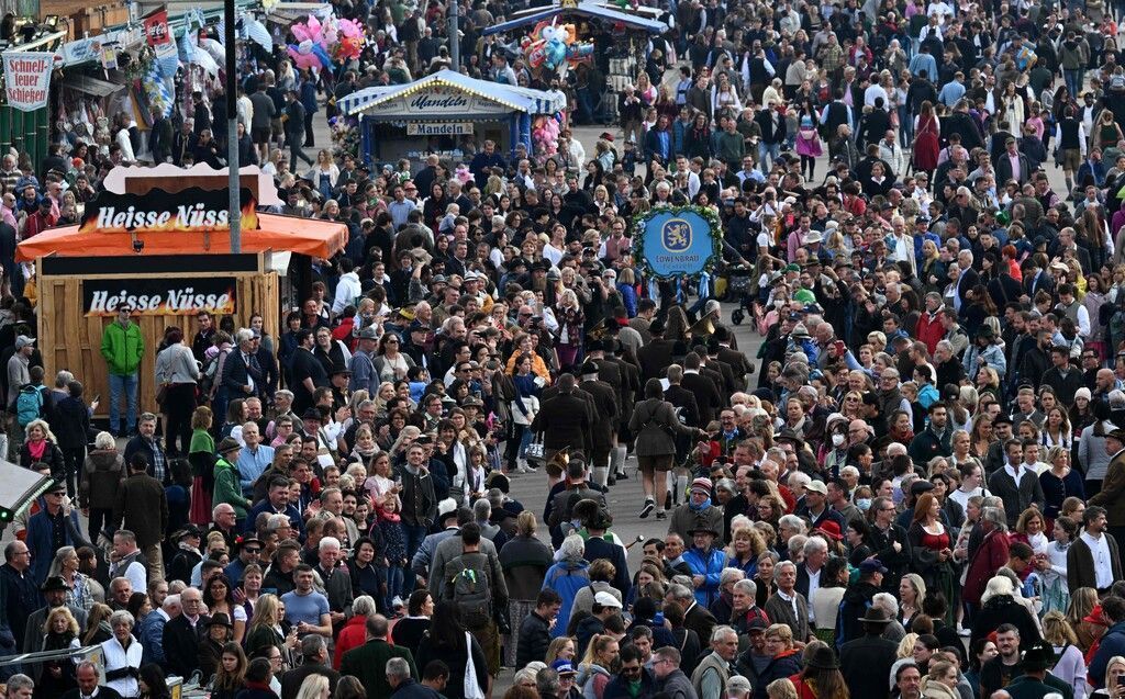Weniger Wiesn-Gäste, weniger Bier und weniger Polizeieinsätze