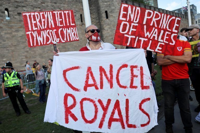 Stiller Protest von Monarchiegegnern in Wales.