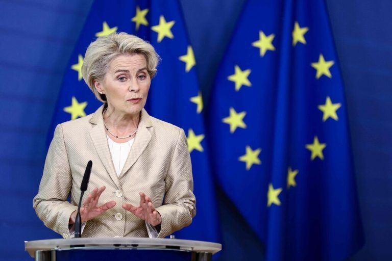 „Wir akzeptieren weder die Scheinreferenden noch irgendeine Art von Annexion in der Ukraine“, betonte von der Leyen.   AFP