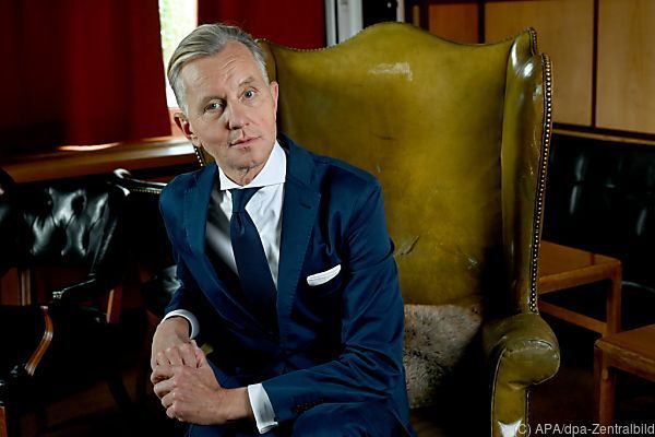 Für Max Raabe ist der Smoking &#8220;eine Art von Faulheit&#8221;