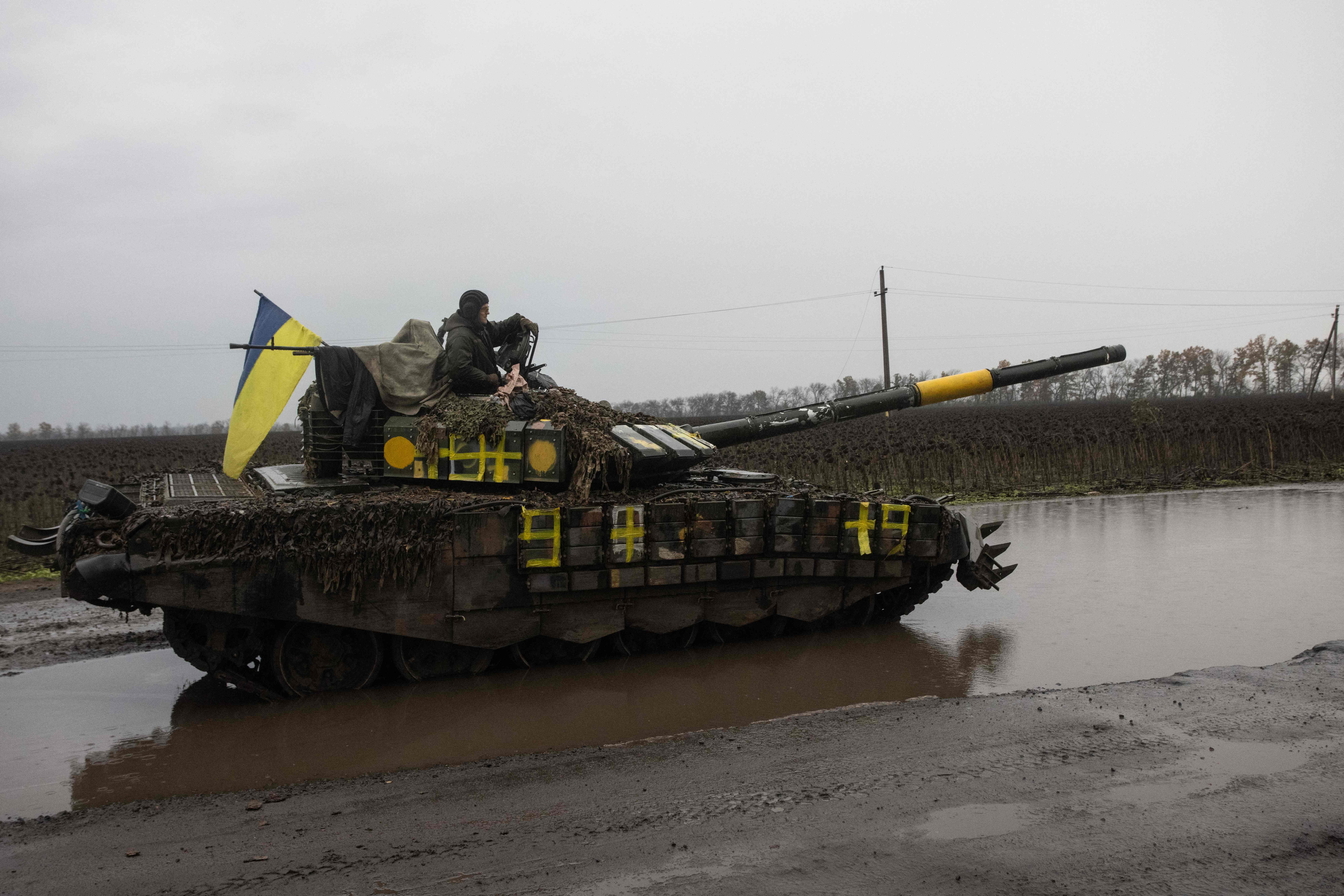 Ukrainische Drohnen und Vorbereitungen bei Cherson