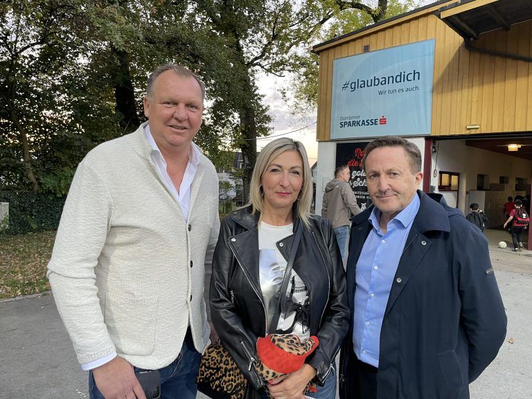 Andi Hütter (links) mit Dali und Ambros Mayer.