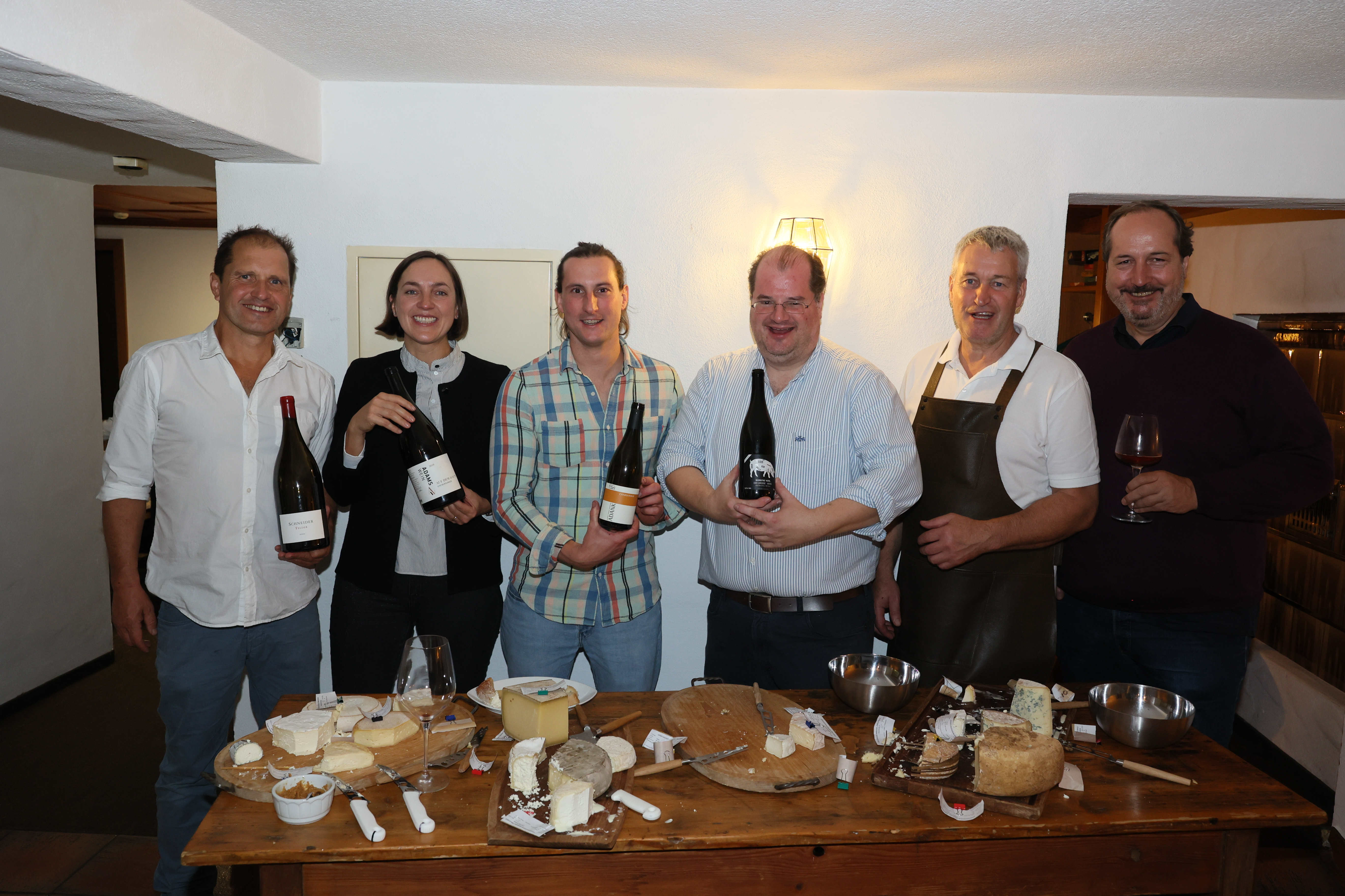 Winzer Uwe Schneider, Simone Adams, Patrick Adank, Patrick Thalmann, Robert Ritter und Hannes Konzett.