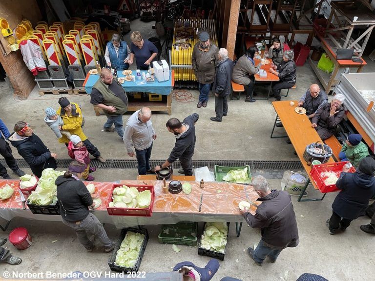 Der OGV Hard lässt diese alte Tradition des Krauthobelns wieder aufleben.OGV HArd