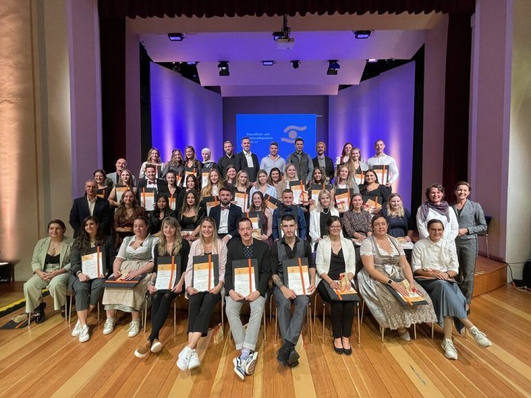 Die neuen Pflegefachkräfte werden schon sehnlichst erwartet.khbg