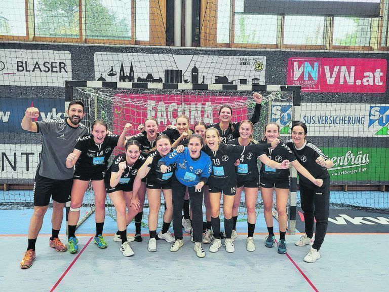 Die von Lucas Mayer (l.) und Doris Hörburger (r.) betreuten Bregenzer Damen treffen im ÖHB-Cup auf den SSV Dornbirn-Schoren.Verein