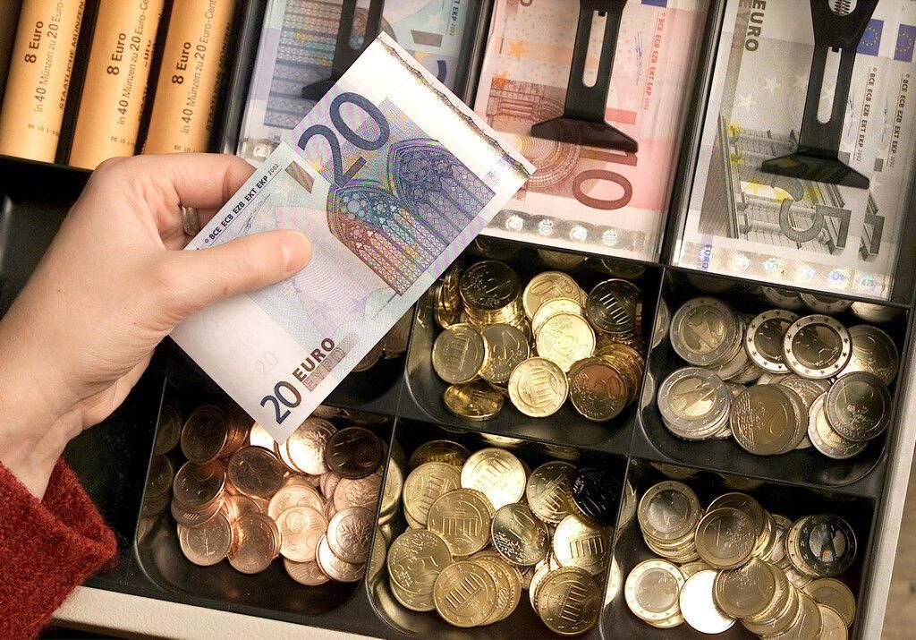 Bargeld mobilisierte mehr als Rassismus-Volksbegehren. »A3