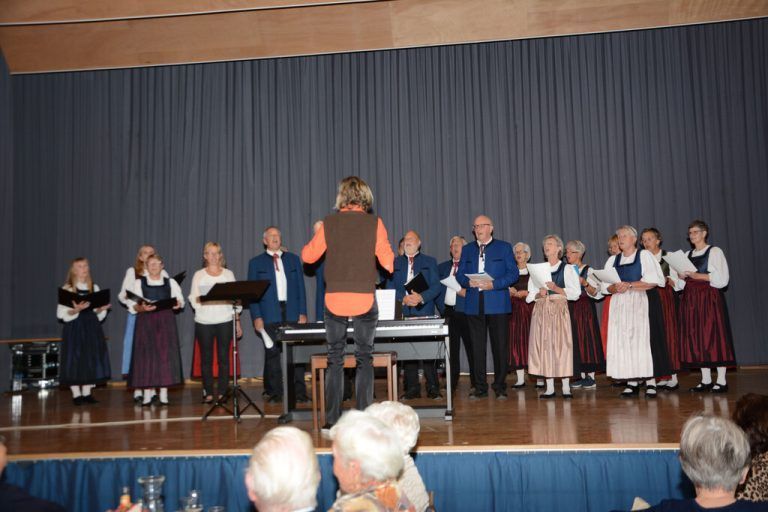 Für die musikalische Umrahmung sorgte die Singgemeinschaft Langen.