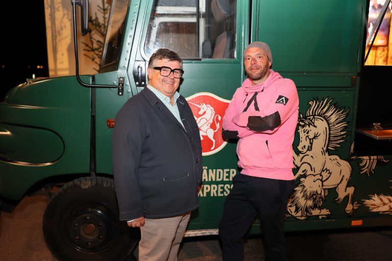 Gastgeber Joschi Walch und Michael Gamon (Fohrenburg).