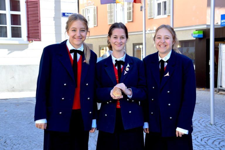 Harmoniemusik: Die Zwillinge Christina und Magdalena Galehr mit Linda Bahl.